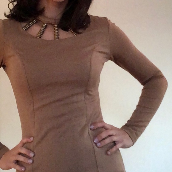 Dress - Picture 2 of 4